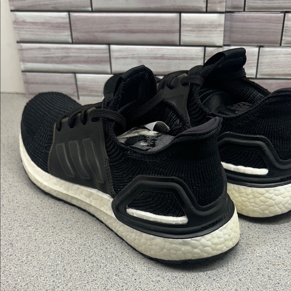 Adidas Ultraboost 19 Flyknit  Men's size 11  Black Running Shoes - Picture 7 of 8